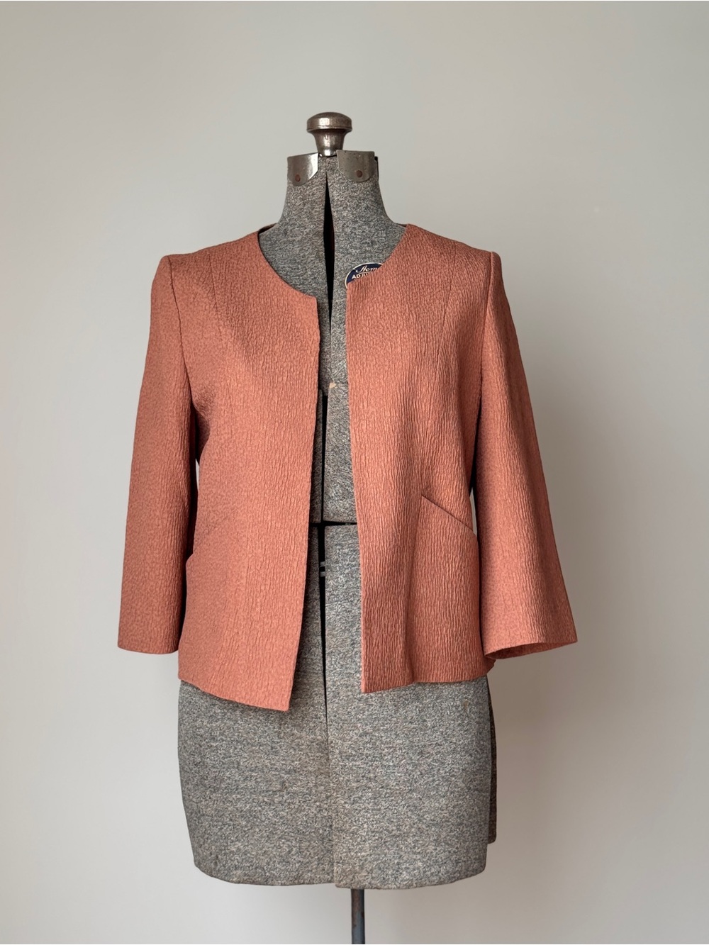 Trouve Women's Open Front Textured Crop Jacket in Dusky Rose Gold